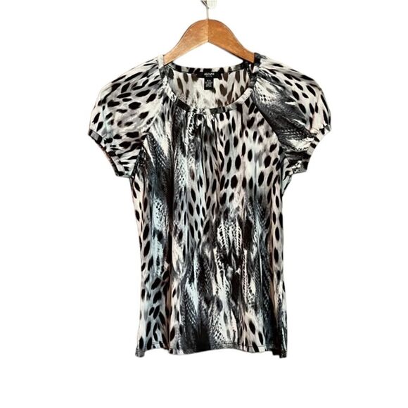 3 for $30! Alfani petite patterned tee. Size small - Picture 1 of 6
